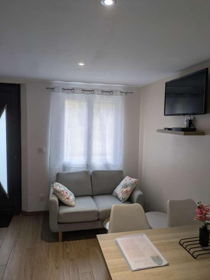 Le Petit Cocon Apartment ปง-เอเลแวก ภายนอก รูปภาพ